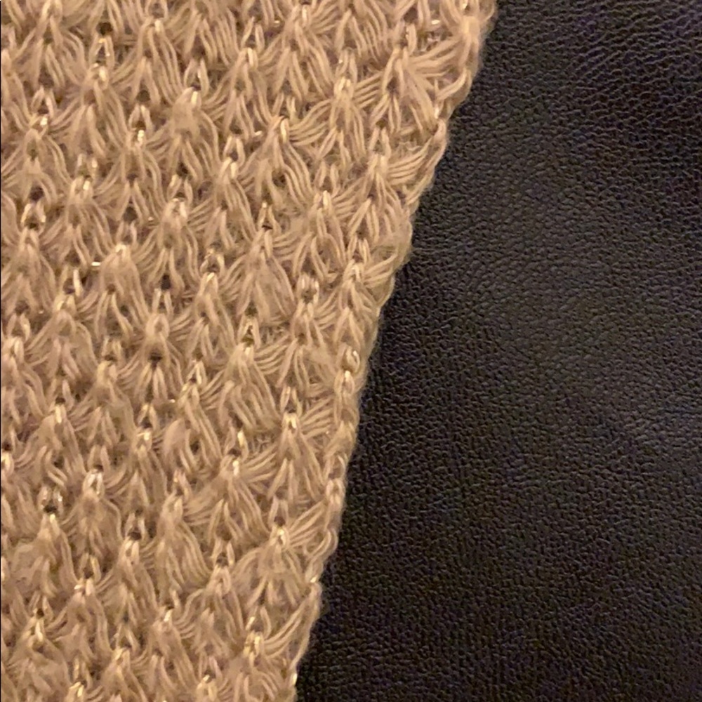 Mixed fabric blouse - Picture 3 of 3